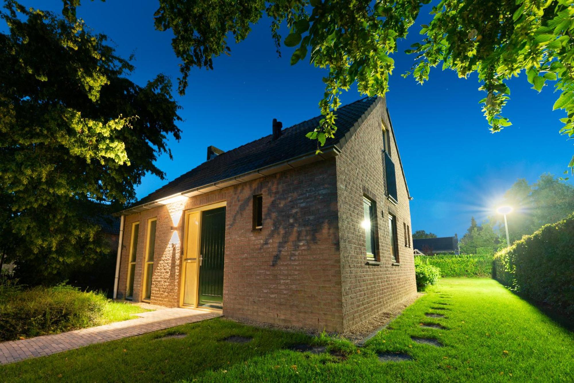 6P Vrijstaand Huis Met Royale Tuin En Hottub Ewijk Exterior foto